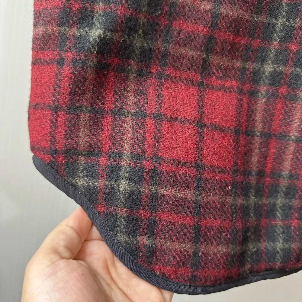Woolrich Men’s XL Sherpa Lined Red Tartan Plaid Full Zip Wool Vest
